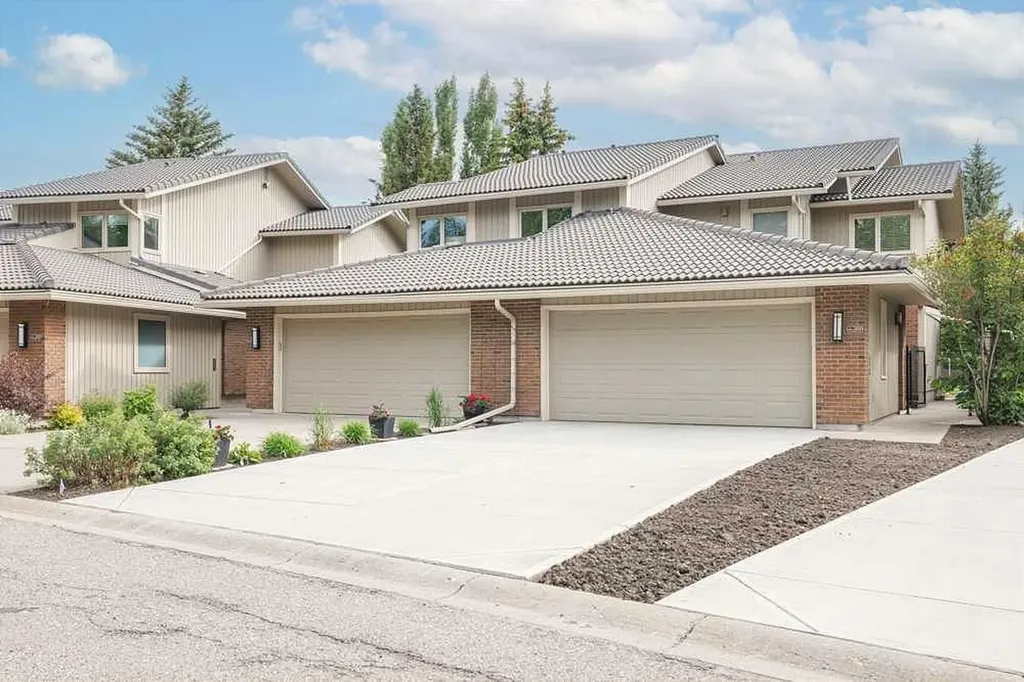 20 Midpark Crescent SE Calgary AB T2X1P3
