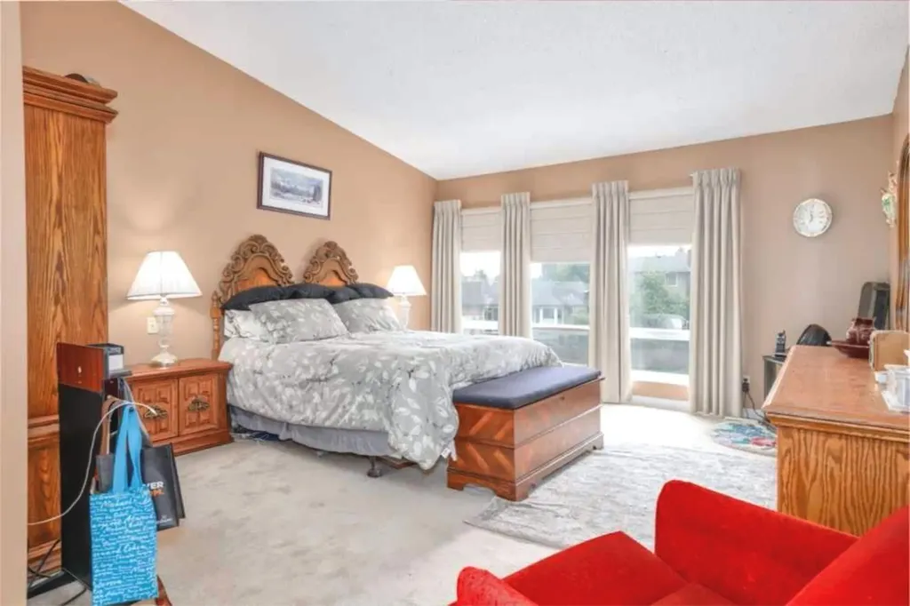 20 Midpark Crescent SE Calgary AB T2X1P3