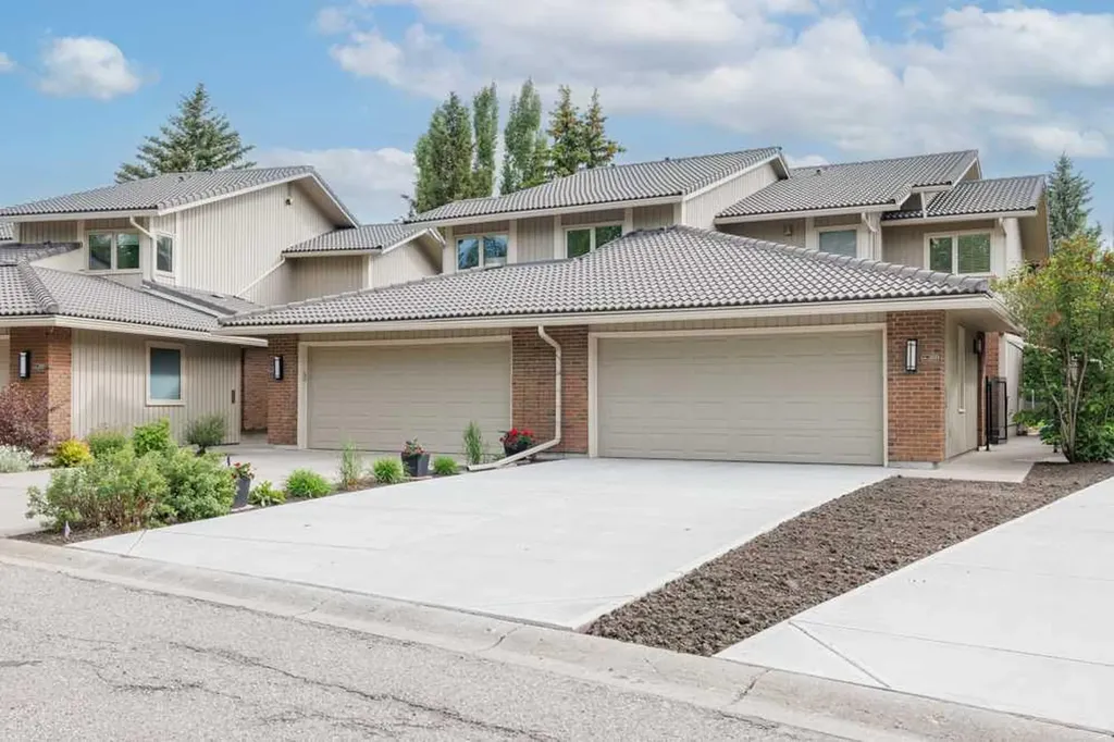 20 Midpark Crescent SE Calgary AB T2X1P3
