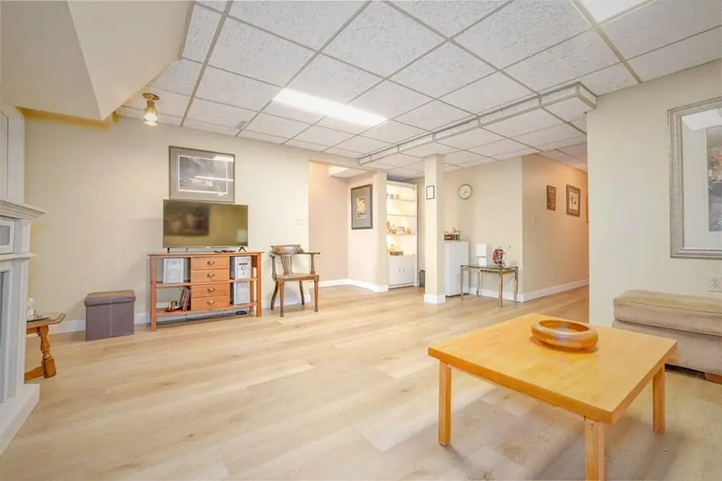 20 Midpark Crescent SE Calgary AB T2X1P3