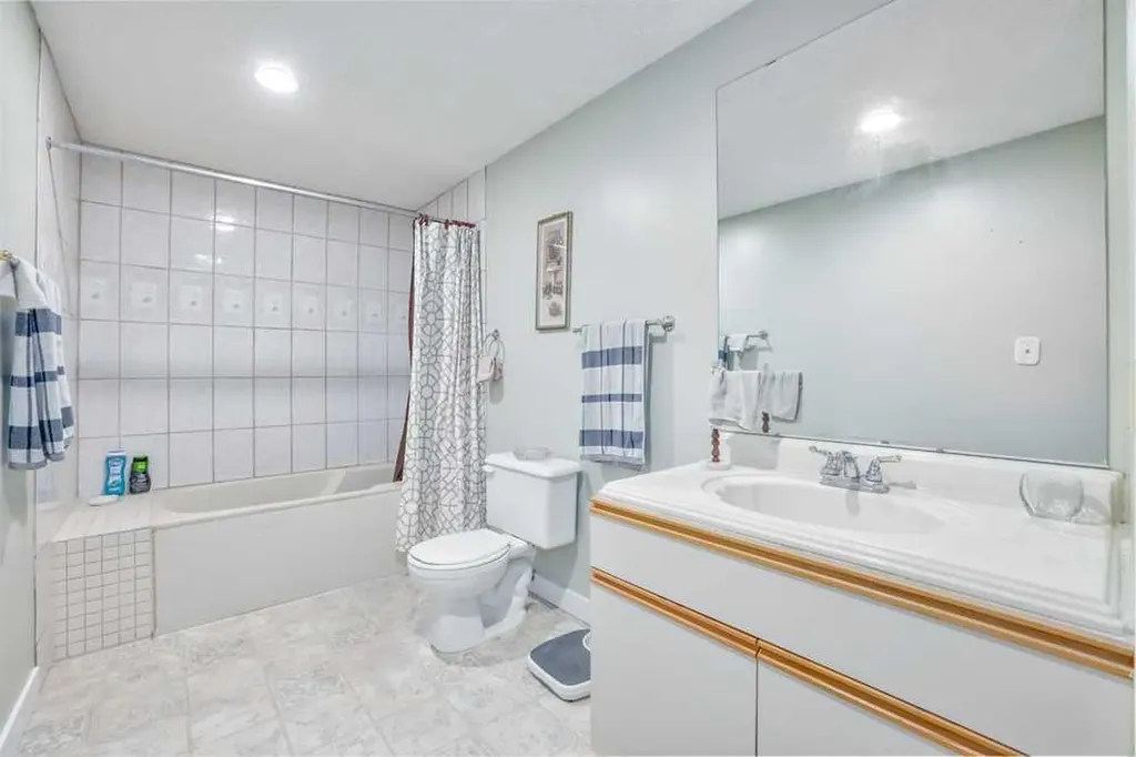 20 Midpark Crescent SE Calgary AB T2X1P3