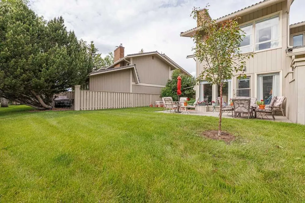 20 Midpark Crescent SE Calgary AB T2X1P3