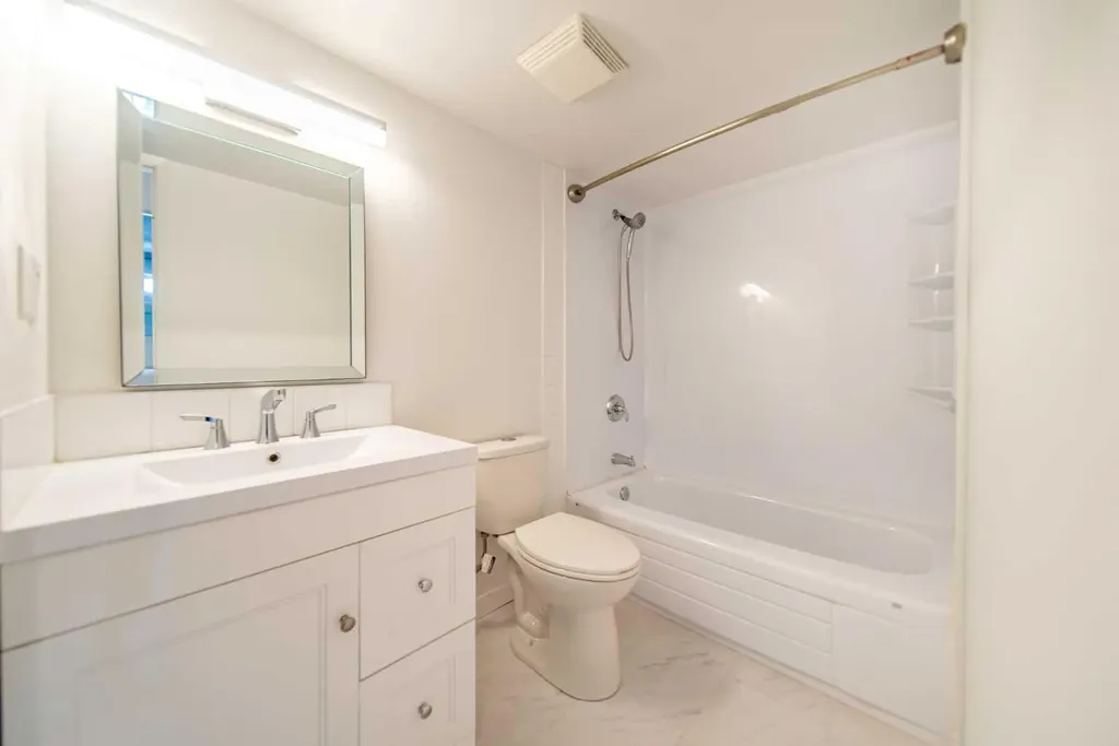 8604 48 Avenue NW Calgary AB T2B 5E6