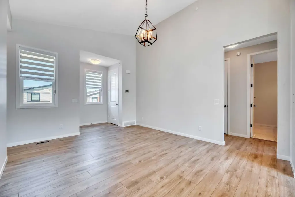 33 Lucas Rise NW Calgary AB T3P 1N3