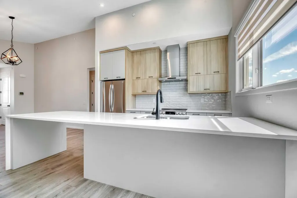 33 Lucas Rise NW Calgary AB T3P 1N3
