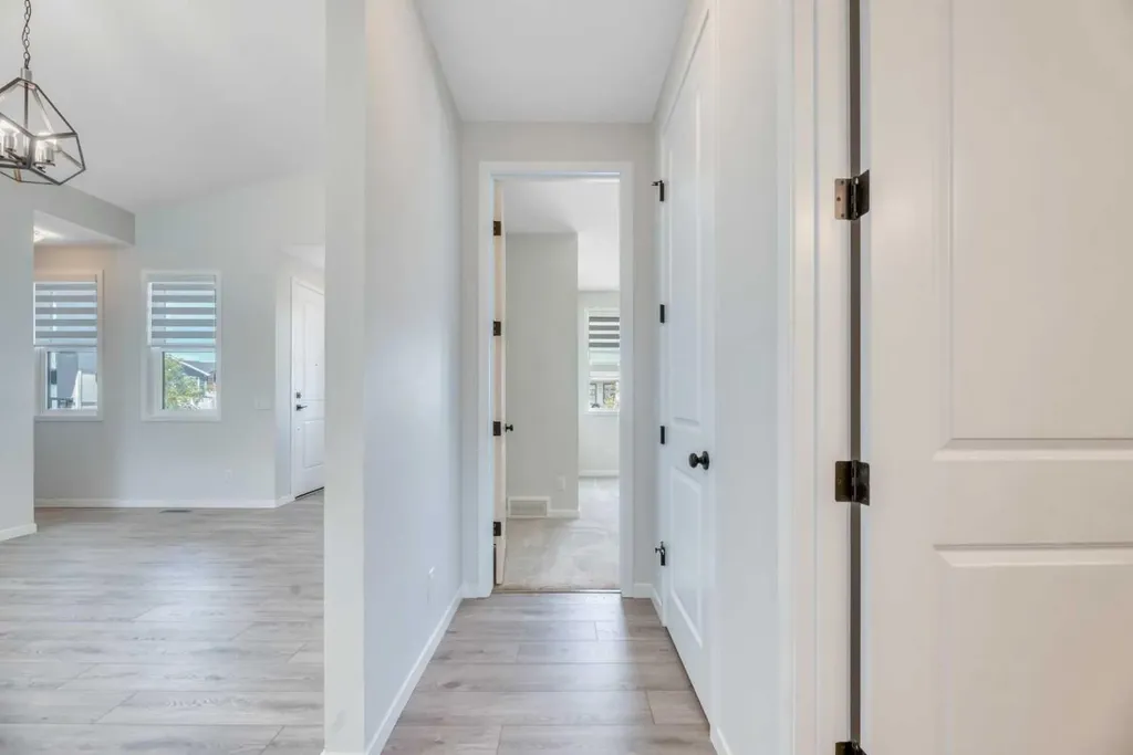 33 Lucas Rise NW Calgary AB T3P 1N3