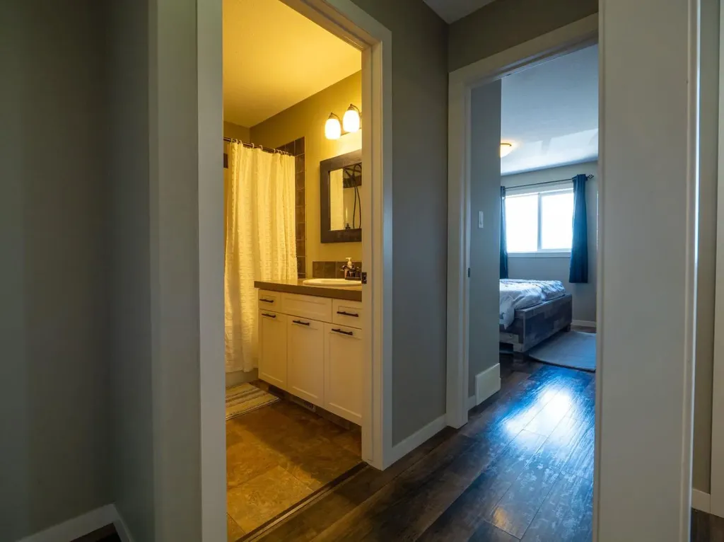 148 Mt Sundial Court W Lethbridge AB T1J 5C2