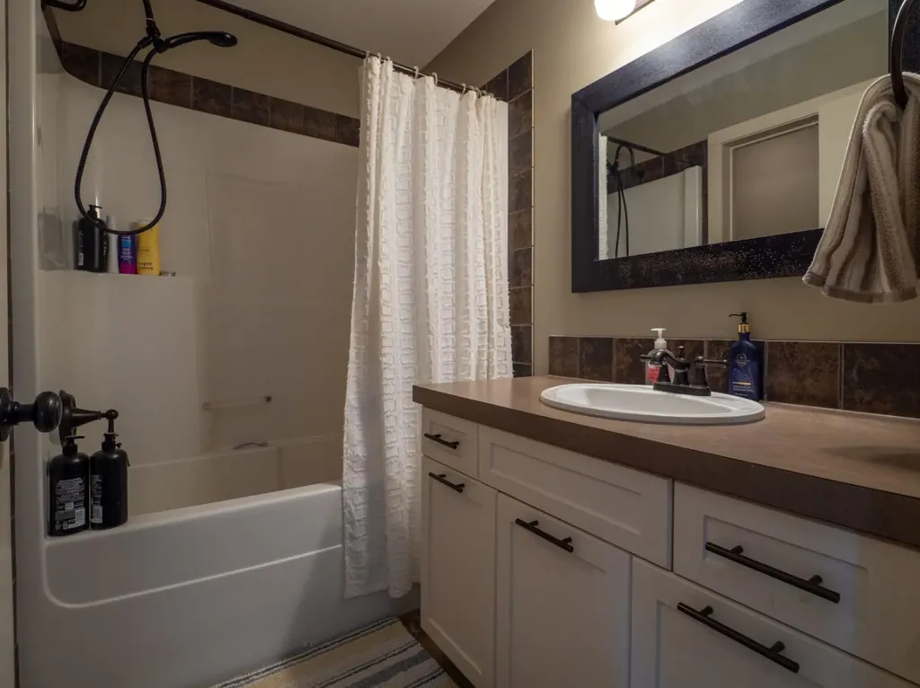 148 Mt Sundial Court W Lethbridge AB T1J 5C2