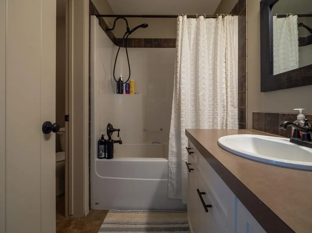 148 Mt Sundial Court W Lethbridge AB T1J 5C2