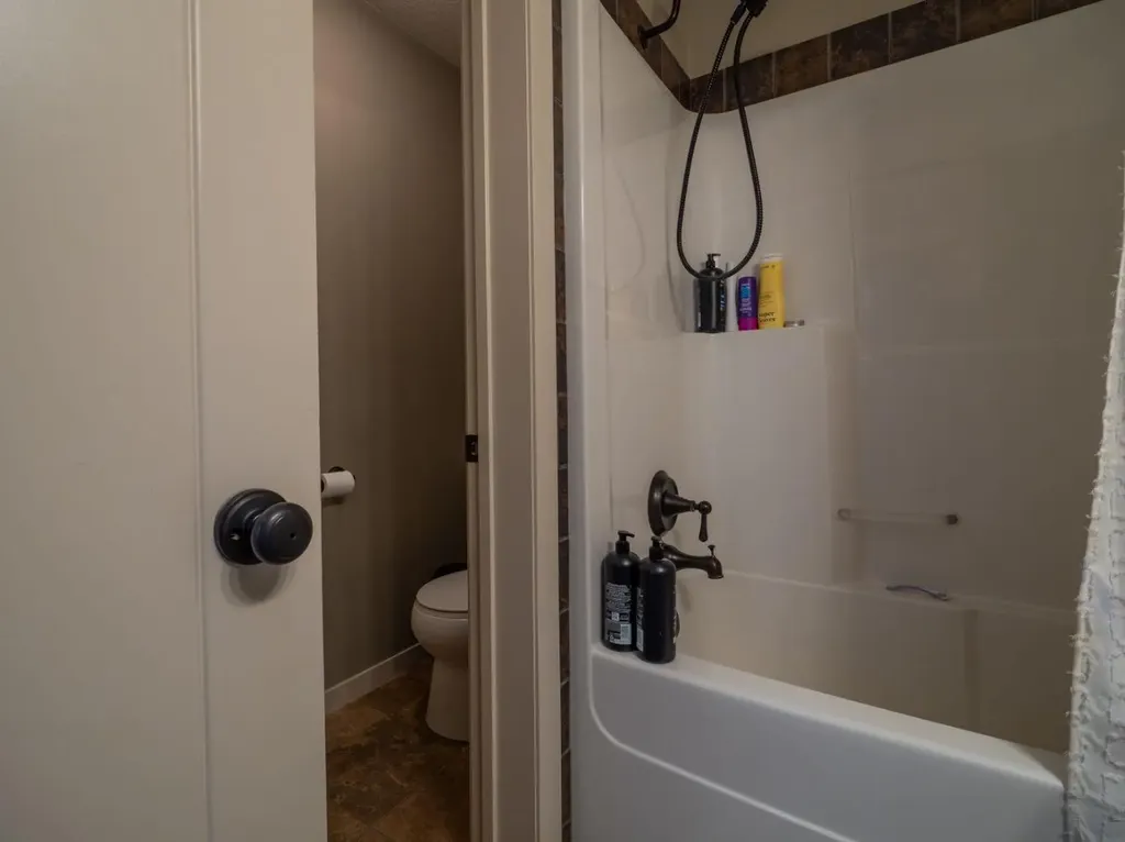 148 Mt Sundial Court W Lethbridge AB T1J 5C2