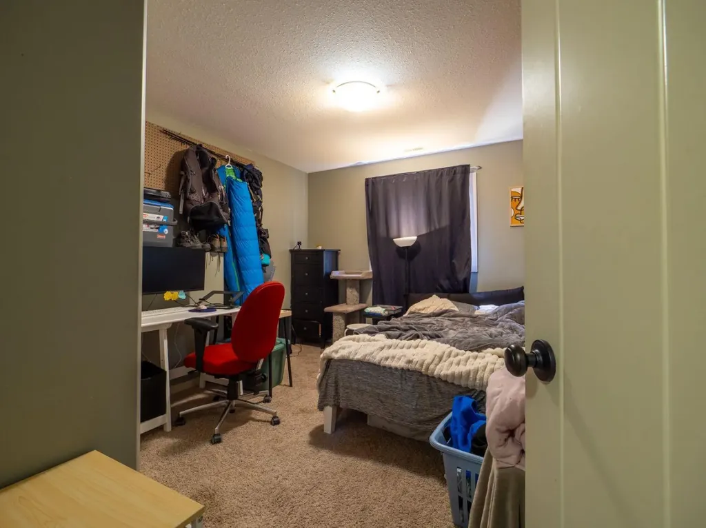 148 Mt Sundial Court W Lethbridge AB T1J 5C2