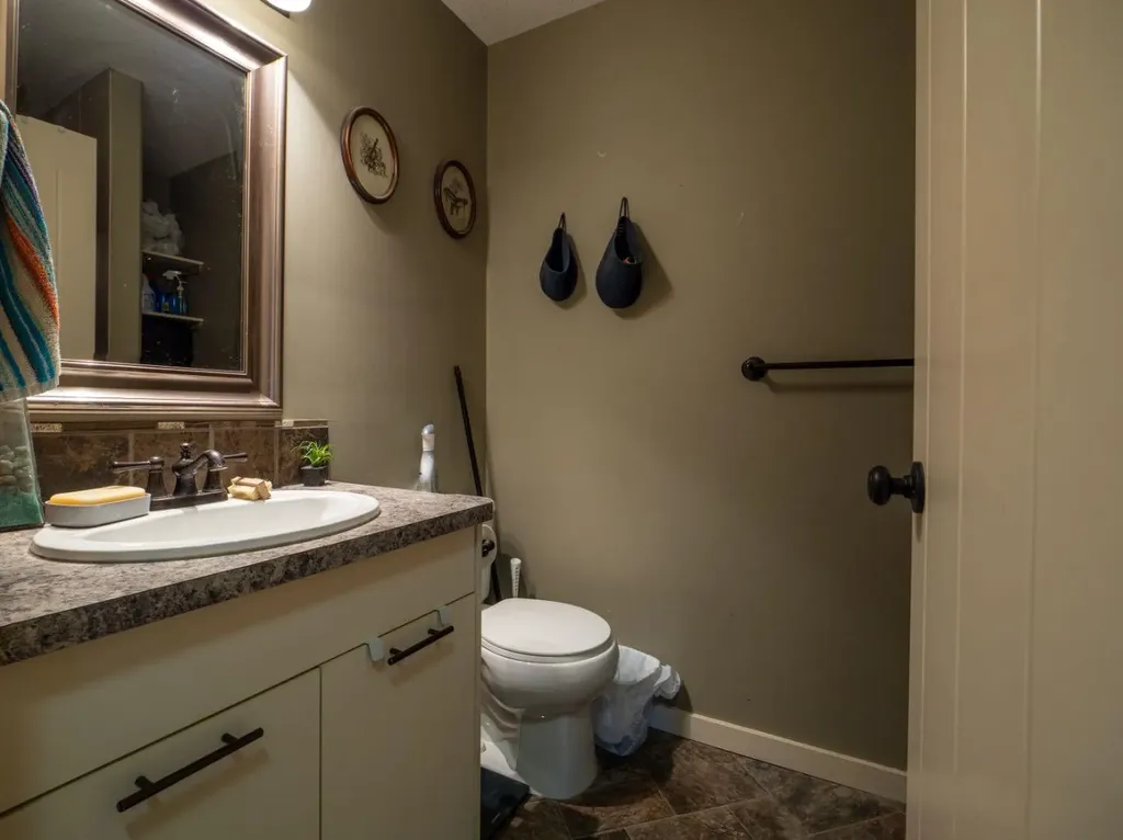 148 Mt Sundial Court W Lethbridge AB T1J 5C2