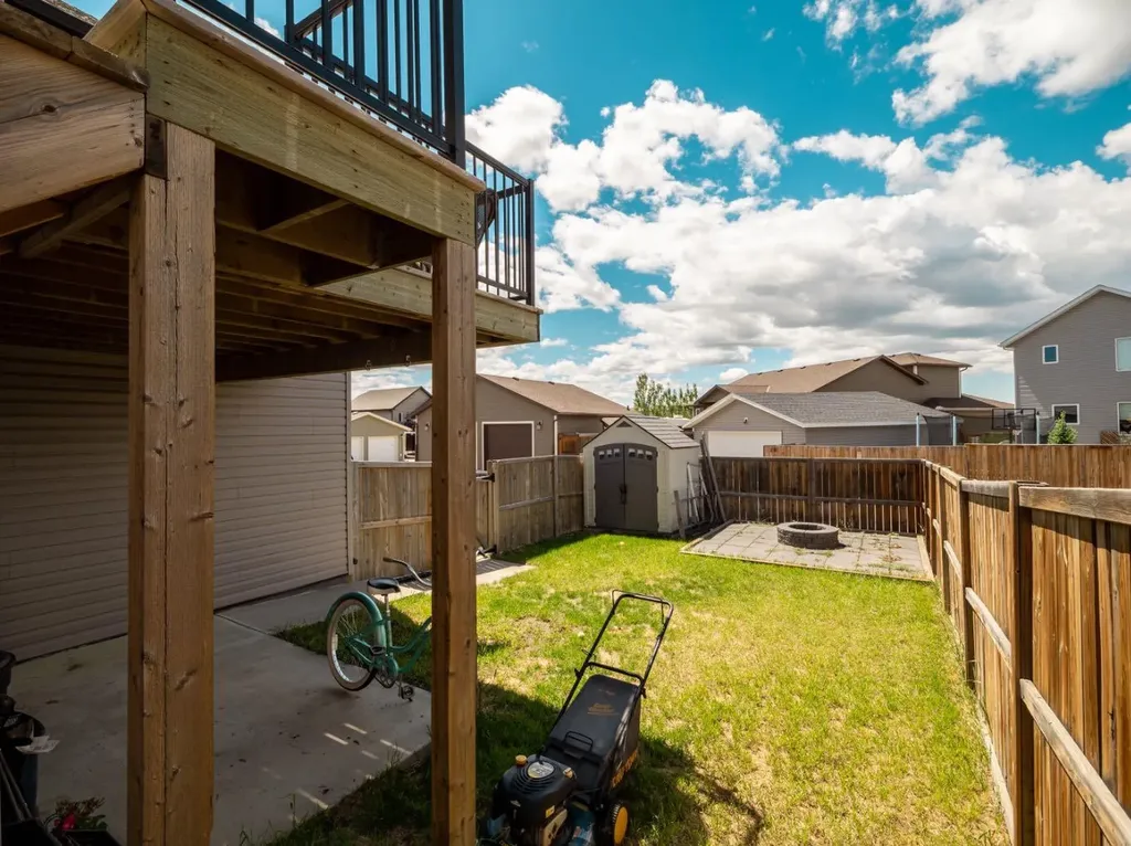 148 Mt Sundial Court W Lethbridge AB T1J 5C2