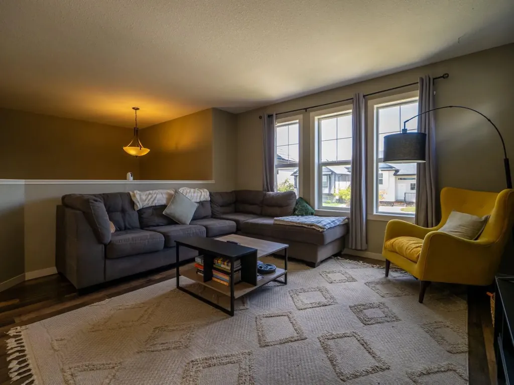 148 Mt Sundial Court W Lethbridge AB T1J 5C2