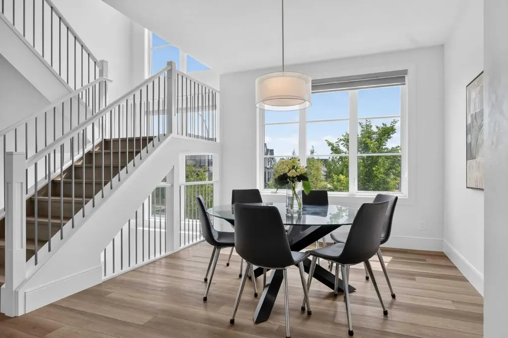 235 Treeline View SW Calgary AB T2Y0W6