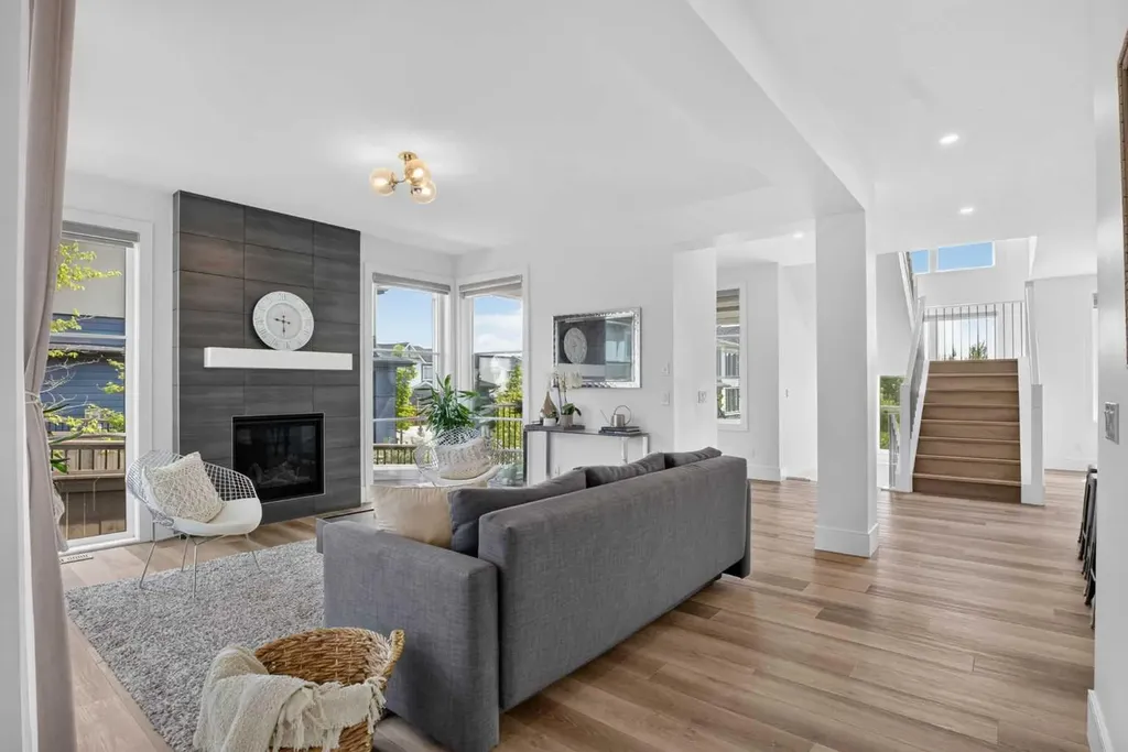 235 Treeline View SW Calgary AB T2Y0W6