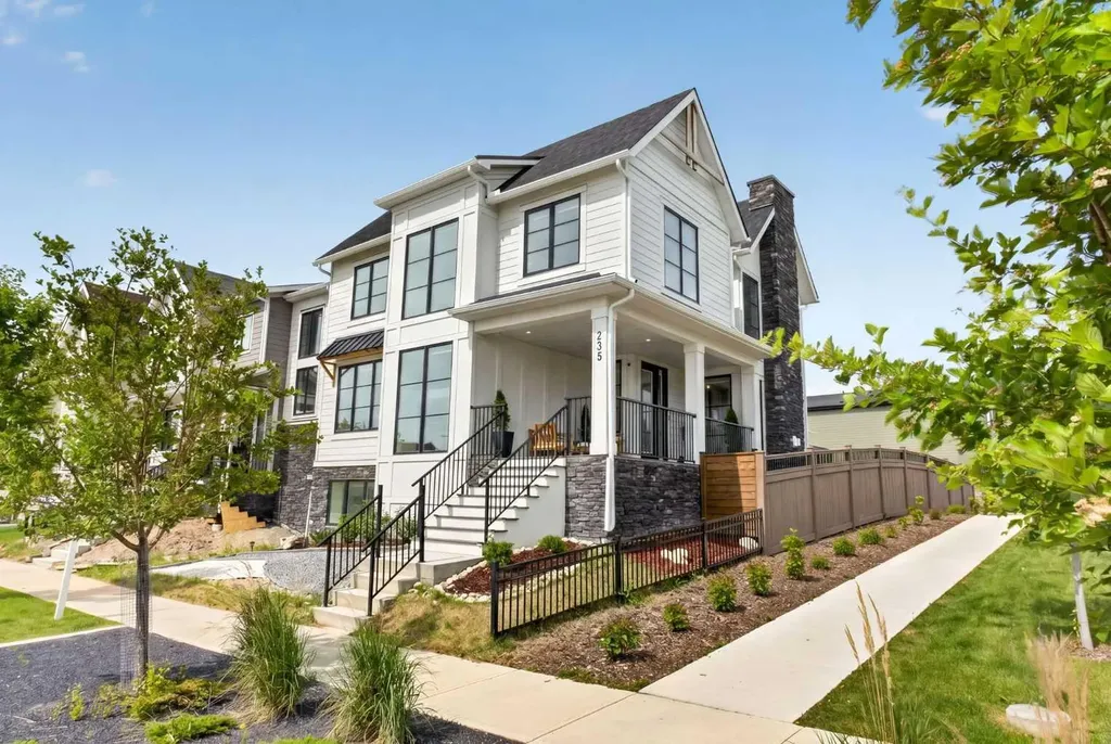 235 Treeline View SW Calgary AB T2Y0W6