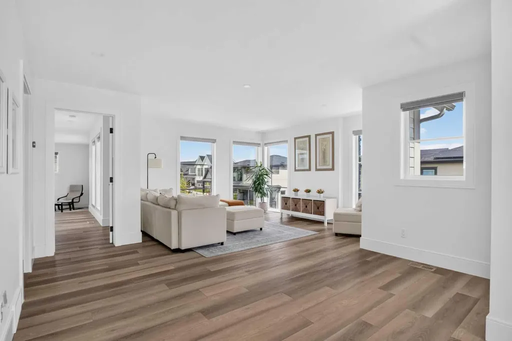 235 Treeline View SW Calgary AB T2Y0W6