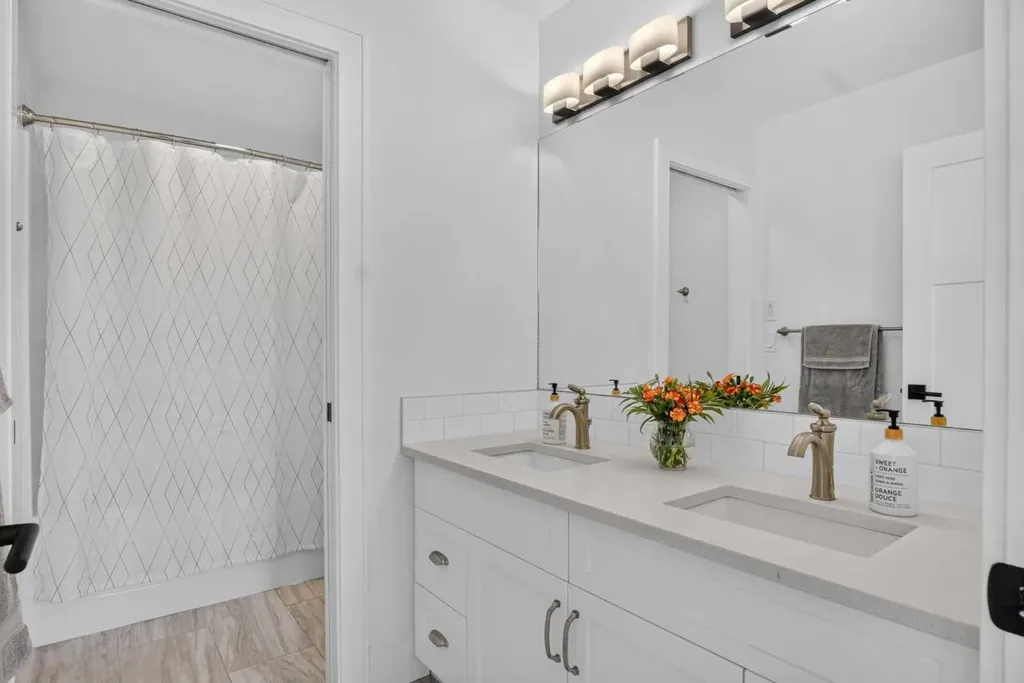 235 Treeline View SW Calgary AB T2Y0W6