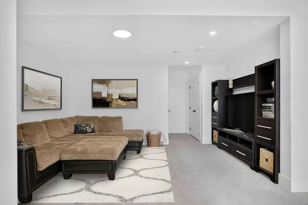 235 Treeline View SW Calgary AB T2Y0W6