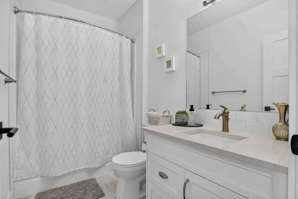 235 Treeline View SW Calgary AB T2Y0W6
