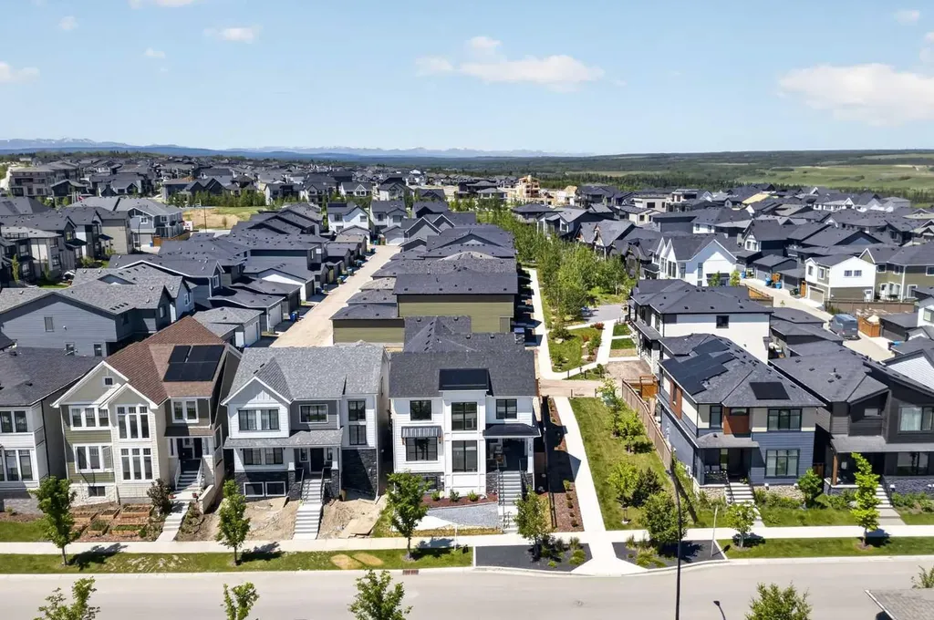 235 Treeline View SW Calgary AB T2Y0W6
