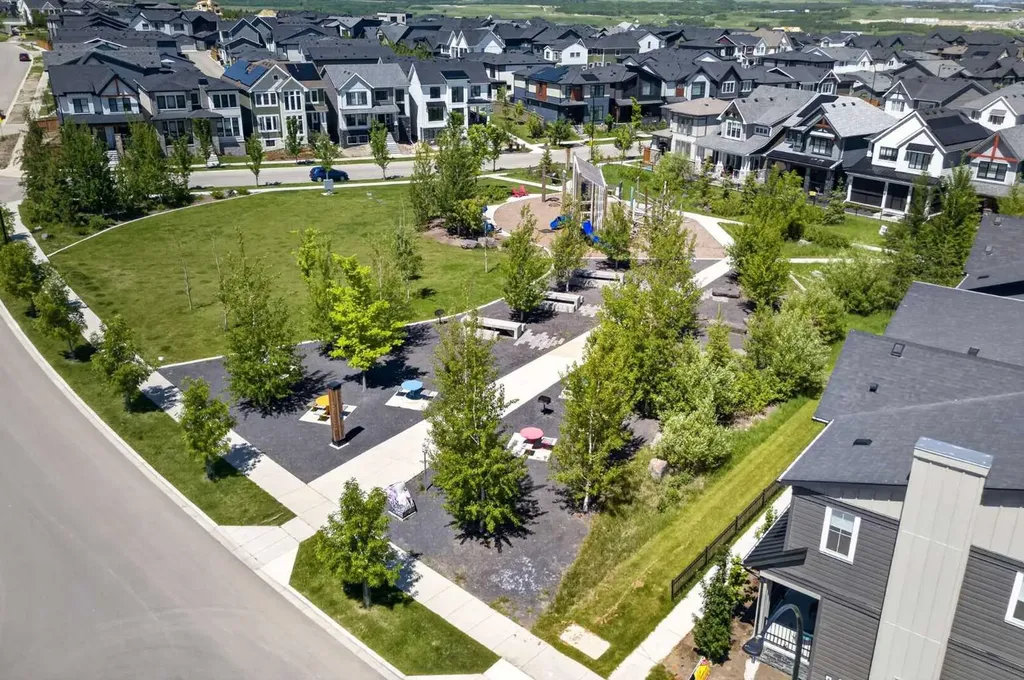 235 Treeline View SW Calgary AB T2Y0W6
