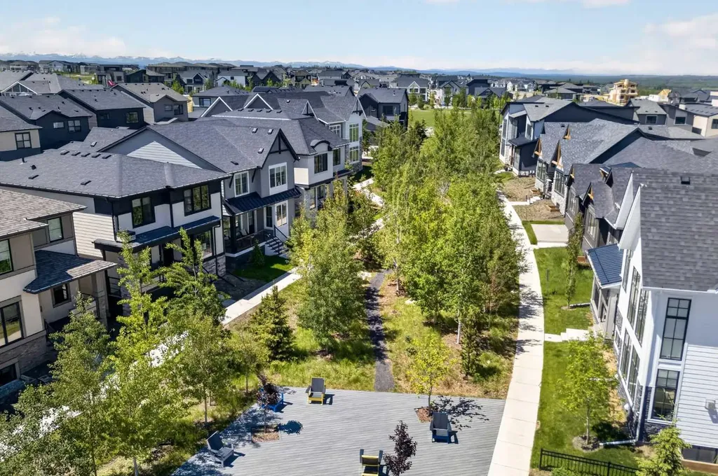 235 Treeline View SW Calgary AB T2Y0W6