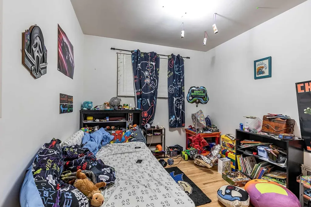 549 2 Street NW Medicine Hat AB T1A 6K2