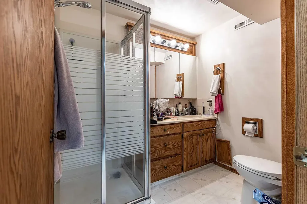 549 2 Street NW Medicine Hat AB T1A 6K2