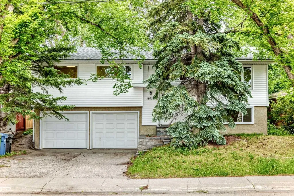 4016 37 Street NW Calgary AB T2L 2J3