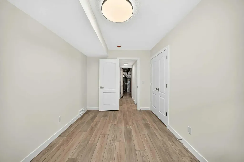 4016 37 Street NW Calgary AB T2L 2J3