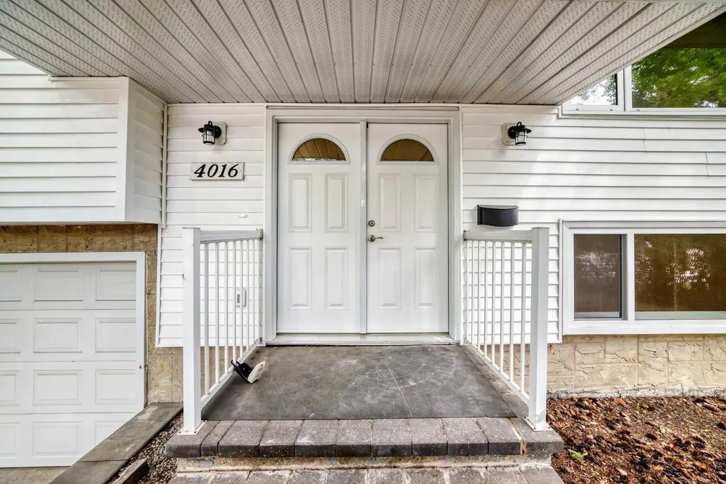 4016 37 Street NW Calgary AB T2L 2J3