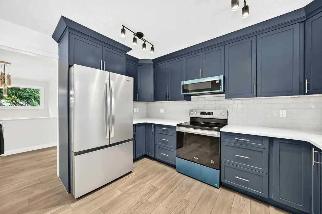 4016 37 Street NW Calgary AB T2L 2J3