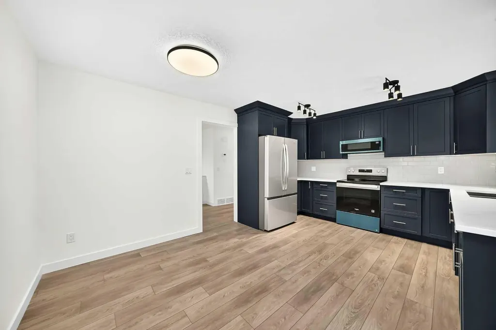 4016 37 Street NW Calgary AB T2L 2J3