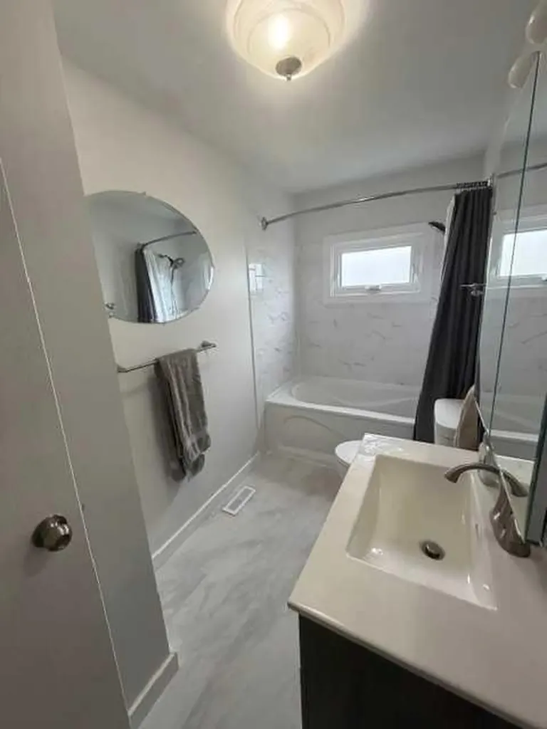 4816 53 Avenue Whitecourt AB T7S 1A2