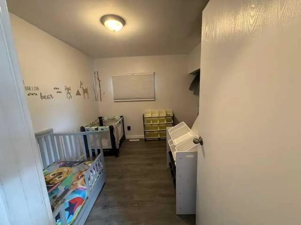 4816 53 Avenue Whitecourt AB T7S 1A2