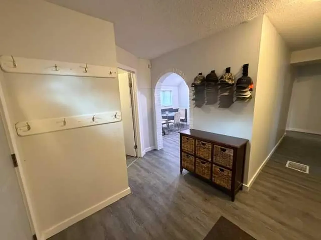4816 53 Avenue Whitecourt AB T7S 1A2