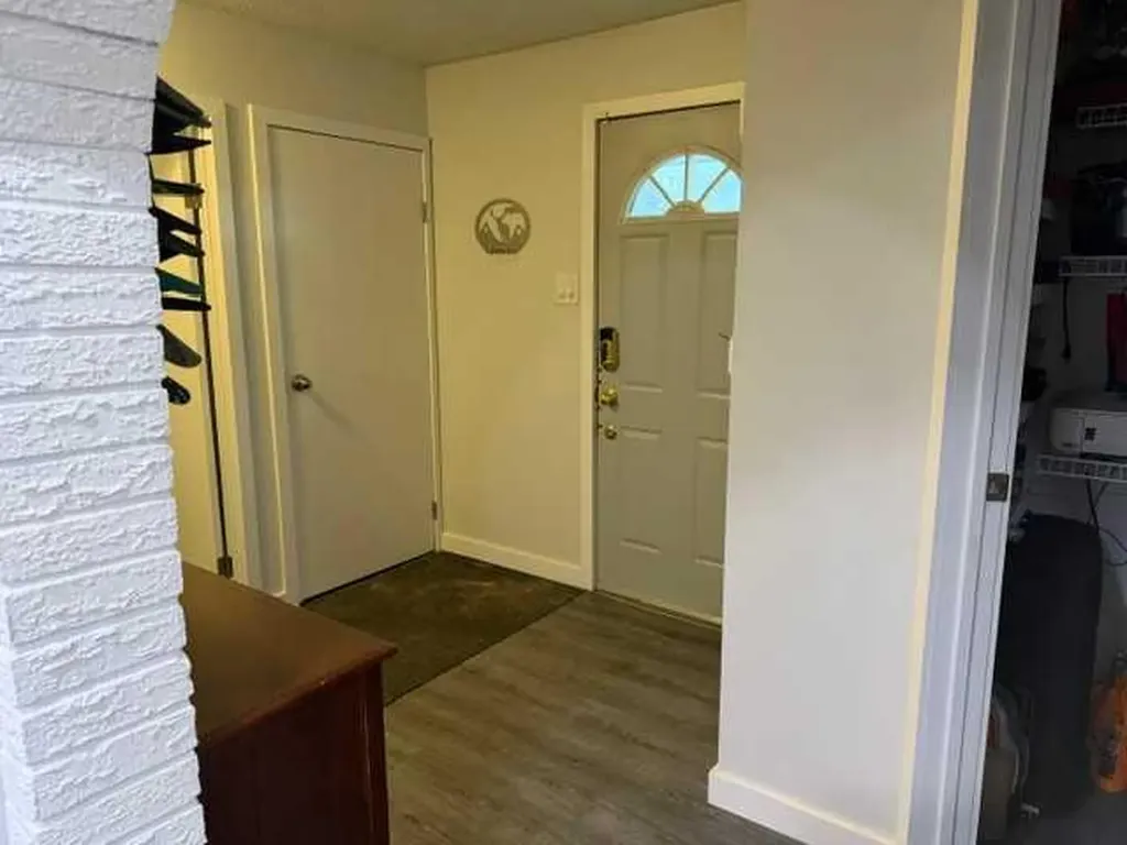 4816 53 Avenue Whitecourt AB T7S 1A2