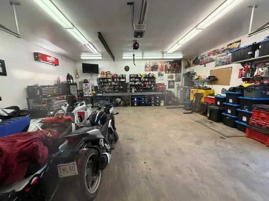 4816 53 Avenue Whitecourt AB T7S 1A2