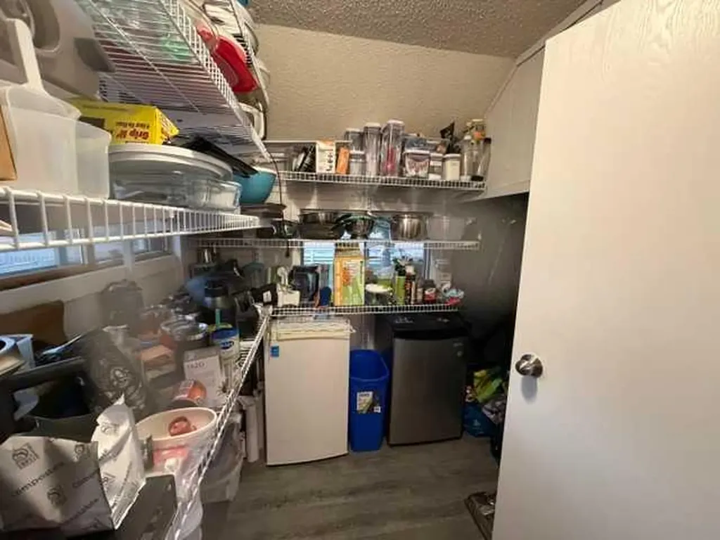 4816 53 Avenue Whitecourt AB T7S 1A2