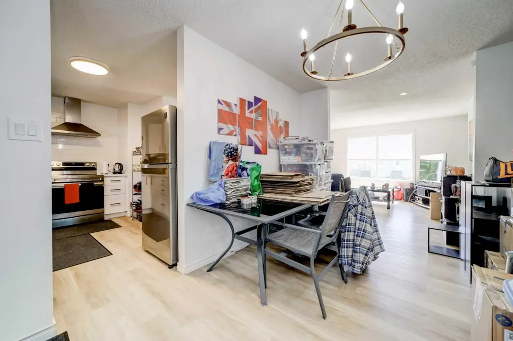1320 13 Street N Lethbridge AB T1H2T9