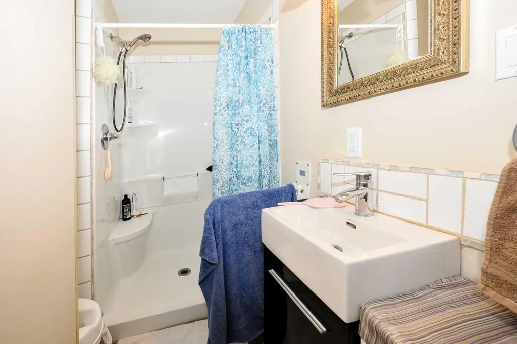 3904 56a Street Camrose AB T4V 4L1