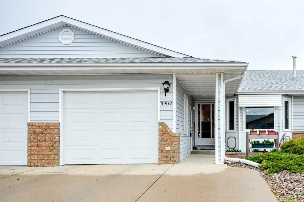 3904 56a Street Camrose AB T4V 4L1