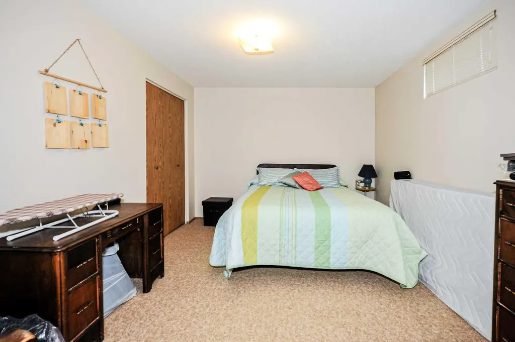 3904 56a Street Camrose AB T4V 4L1