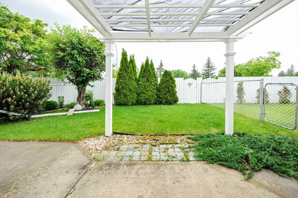 3904 56a Street Camrose AB T4V 4L1