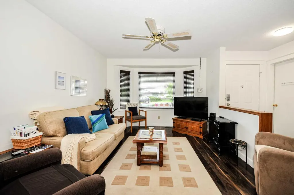 3904 56a Street Camrose AB T4V 4L1