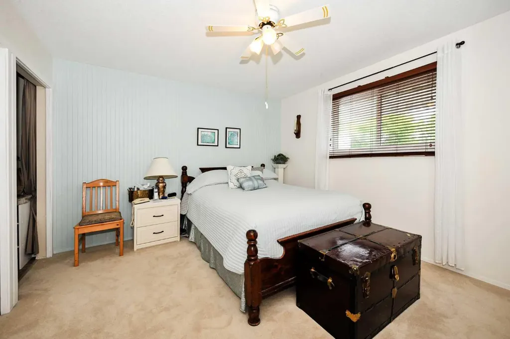 3904 56a Street Camrose AB T4V 4L1