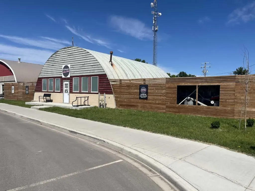 512 Centre Street SE High River AB T1V 1G1