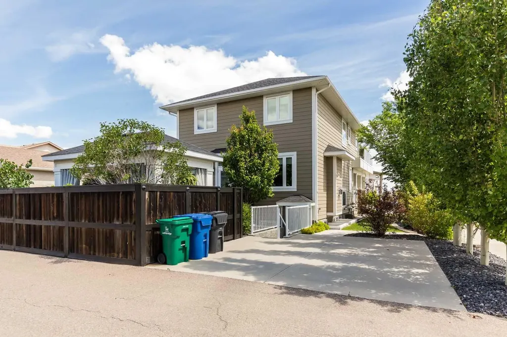 140 Northlander Bend W Lethbridge AB T1J 4S7